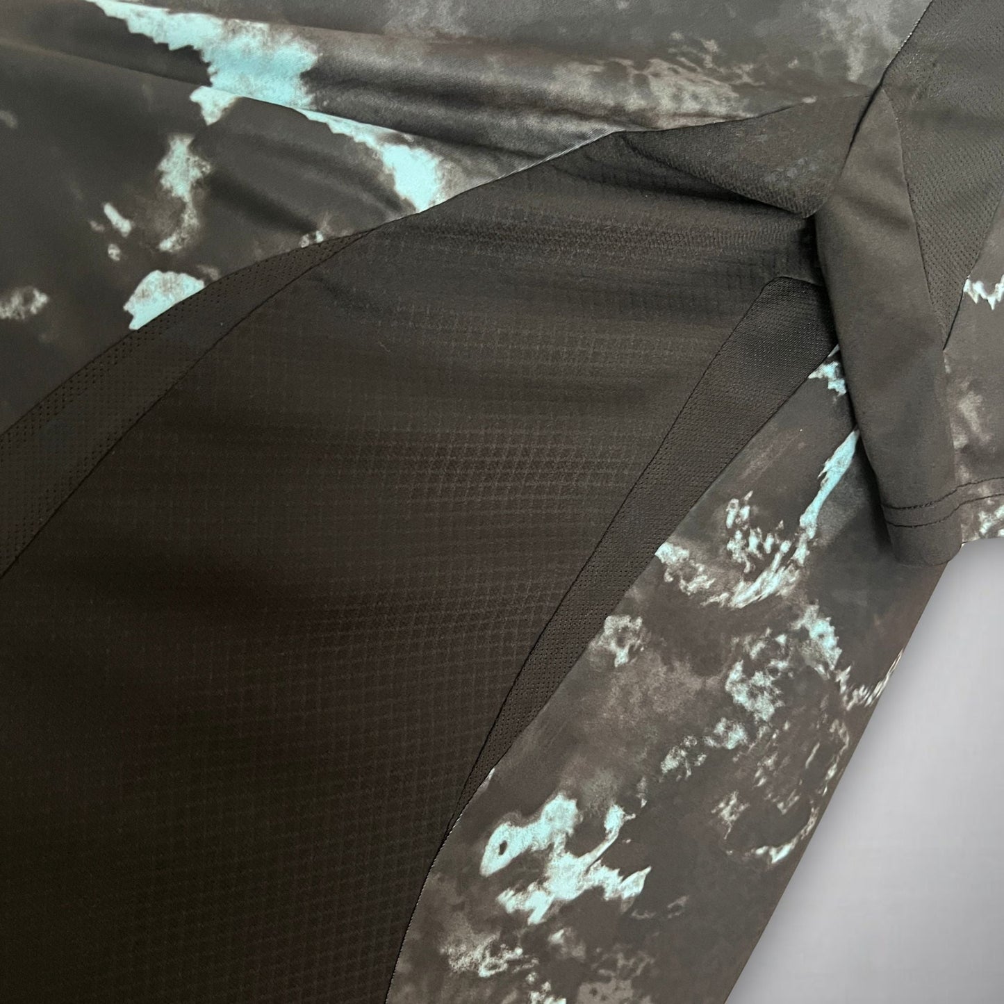 24/25 Bayern München Away Premium Kit - Premium Quality Kits at Football Monarch