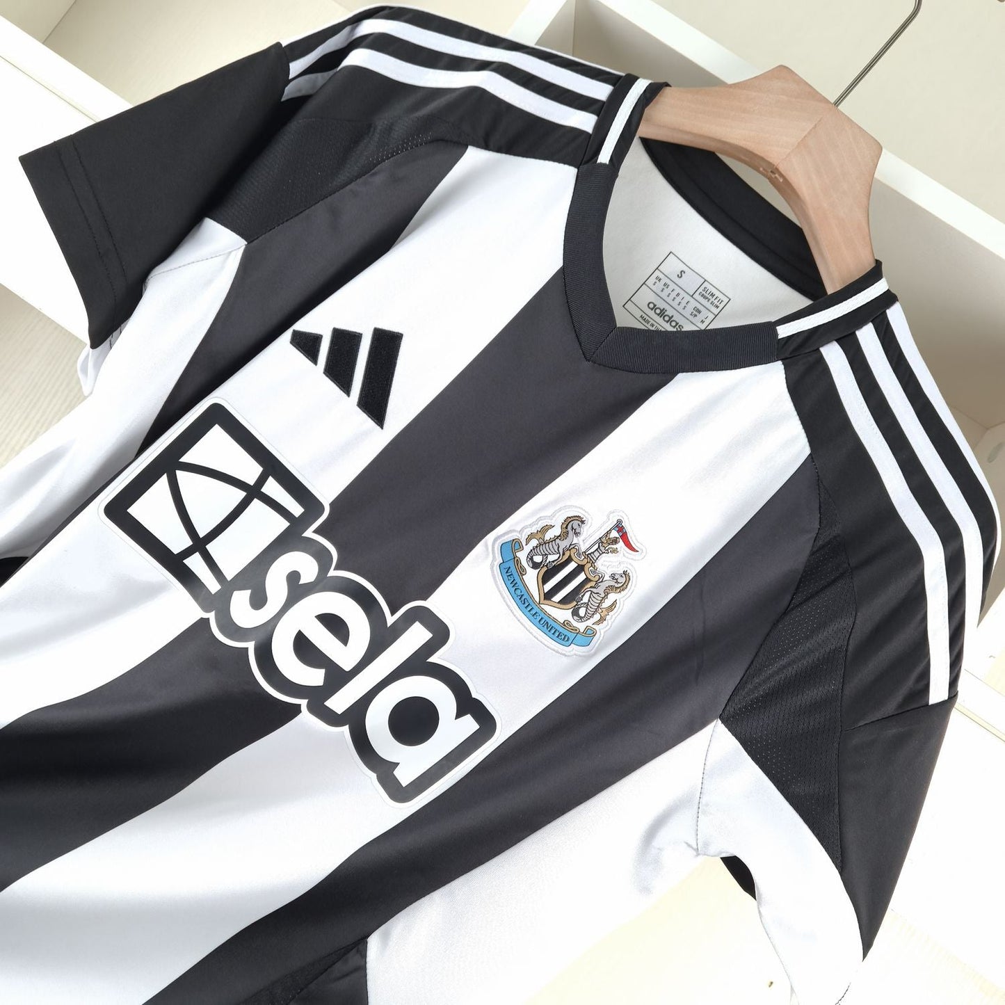 24/25 Newcastle United Home Kit - Premium Quality Kits at Football Monarch