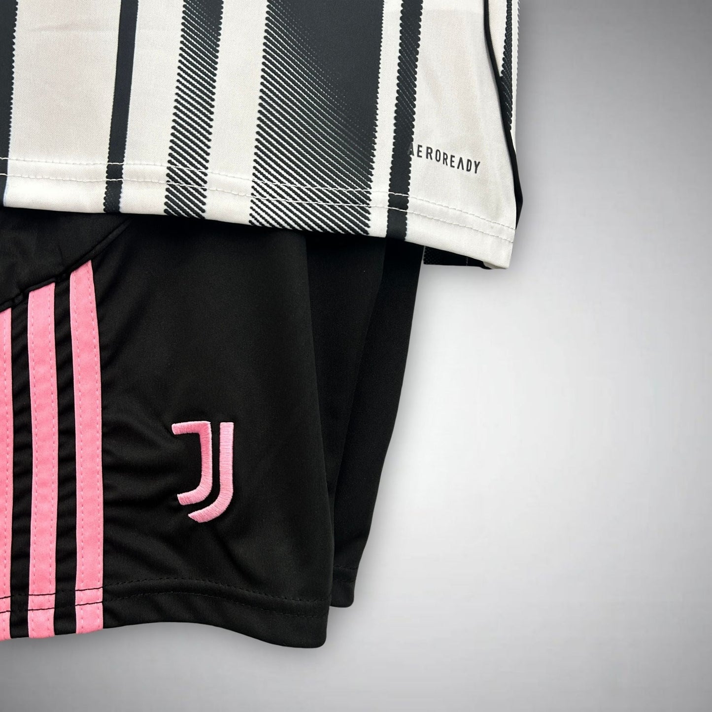 25/26 Juventus Home Kids Size Kit - Premium Quality Kits at Football Monarch