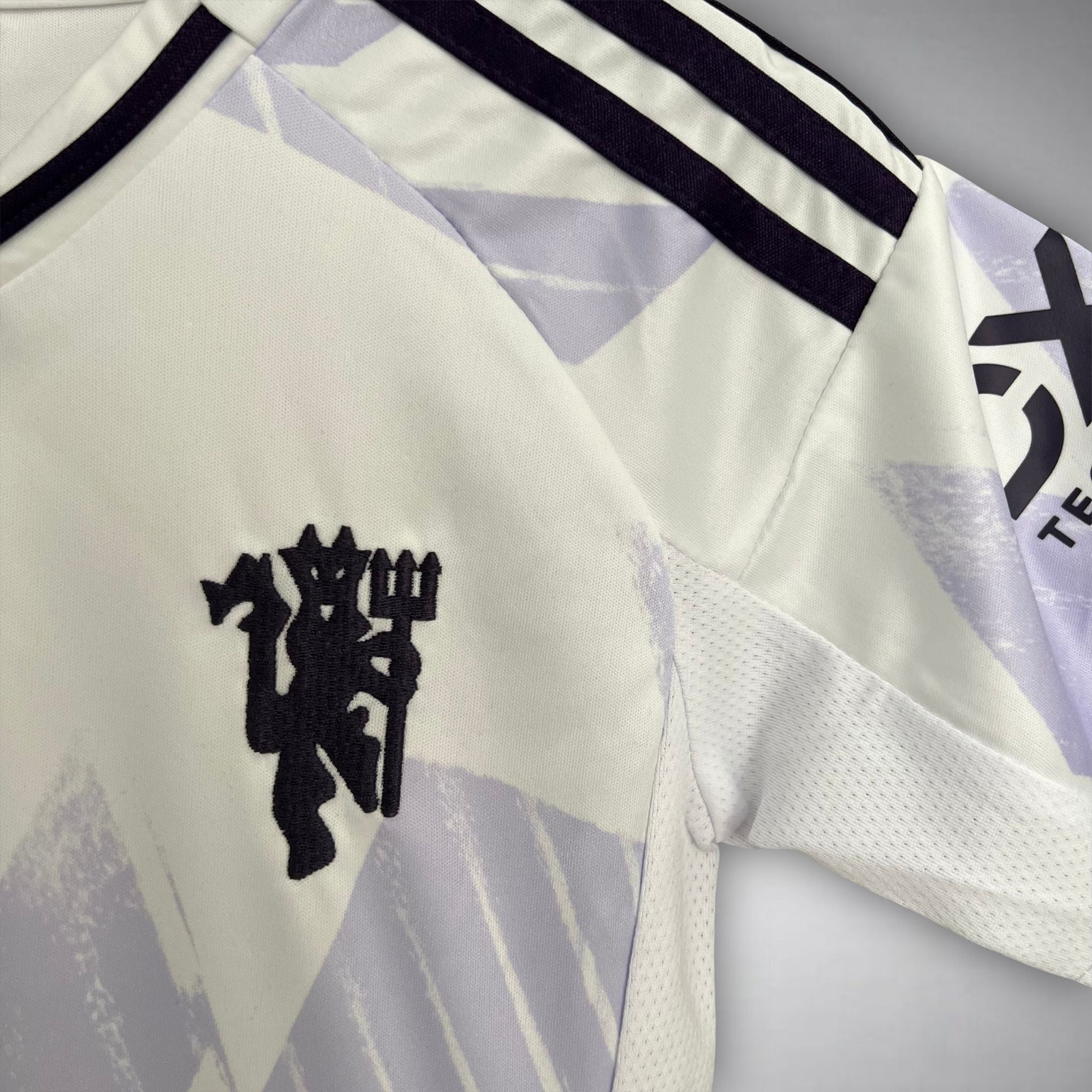 25/26 Manchester United Away Kids Size Kit - Premium Quality Kits at Football Monarch