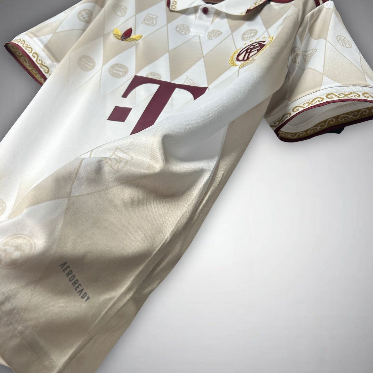 FC Bayern "Die Krone" Premium Kit - Premium Quality Kits at Football Monarch